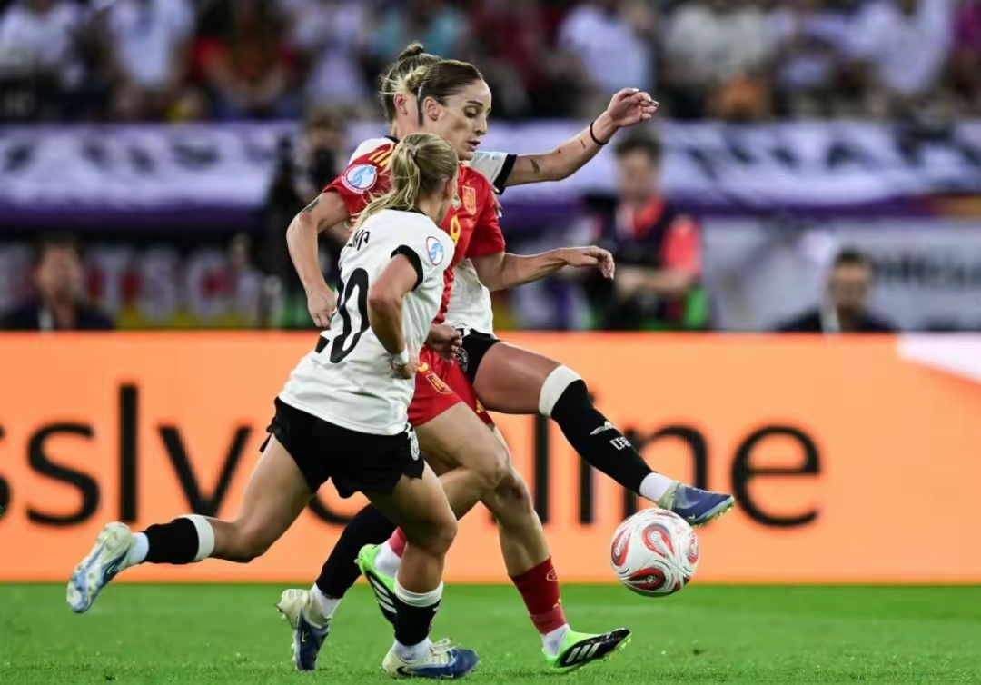 爱游戏官网网页版入口-瑞典女足横扫加拿大,轻松进入四强赛